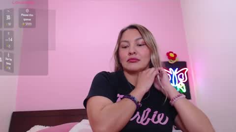 Snapshot of danika_bellaa chatting on 29, 6, 2026 K A R O L online show from 29, 6, 2026