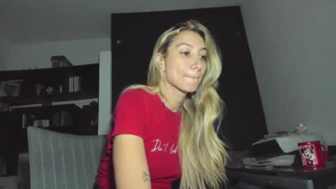 Snapshot of danikrosse chatting on 7, 12, 2024 Danik online show from 7, 12, 2024