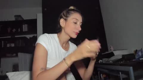 Snapshot of danikrosse chatting on 3, 1, 2025 Danik online show from 3, 1, 2025
