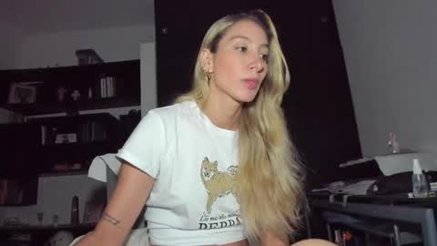 Snapshot of danikrosse chatting on 11, 1, 2025 Danik online show from 11, 1, 2025