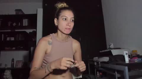 Snapshot of danikrosse chatting on 19, 1, 2025 Danik online show from 19, 1, 2025