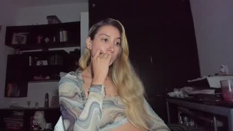 Snapshot of danikrosse chatting on 27, 1, 2025 Danik online show from 27, 1, 2025