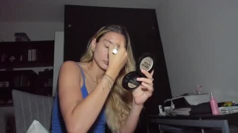 Snapshot of danikrosse chatting on 10, 2, 2025 Danik online show from 10, 2, 2025