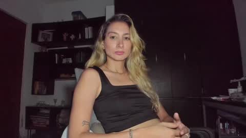 Snapshot of danikrosse chatting on 12, 2, 2025 Danik online show from 12, 2, 2025