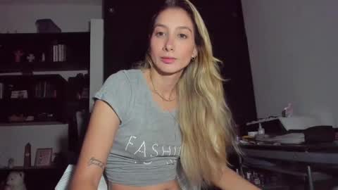 Snapshot of danikrosse chatting on 14, 2, 2025 Danik online show from 14, 2, 2025