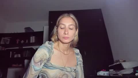 Snapshot of danikrosse chatting on 1, 3, 2025 Danik online show from 1, 3, 2025