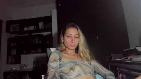 Snapshot of danikrosse chatting on 16, 9, 2025 Danik online show from 16, 9, 2025