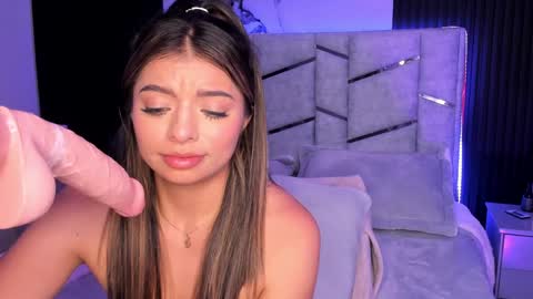 Dani Phonenix online show from 24, 1, 2025