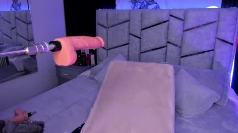 Dani Phonenix online show from 27, 1, 2025