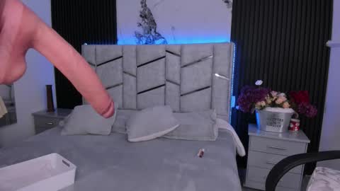 Dani Phonenix online show from 9, 1, 2026