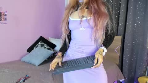 Dannacastle online show from 1, 3, 2025