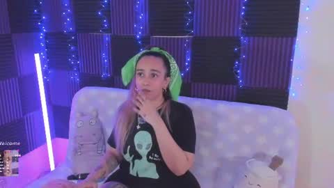 Snapshot of danna__castle chatting on 17, 7, 2026 Dannacastle online show from 17, 7, 2026