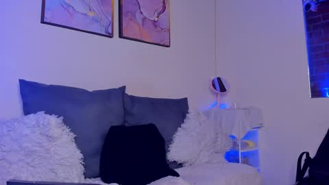 Danna Lovs online show from 21, 1, 2025