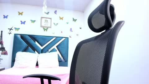 Danna martinezz online show from 9, 1, 2025