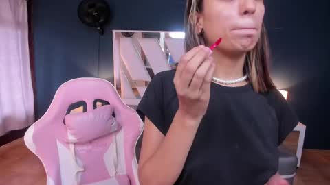  danna  online show from 22, 5, 2026