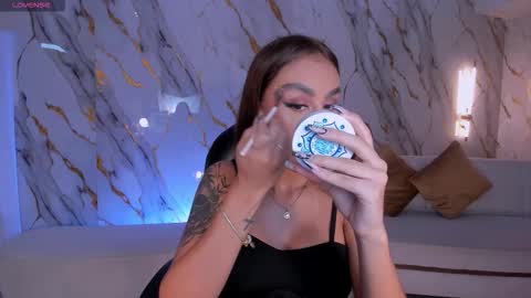 Danna Cruz  online show from 14, 11, 2025