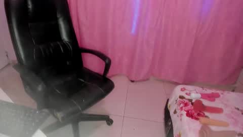 Danna Sofia jeins online show from 18, 11, 2025