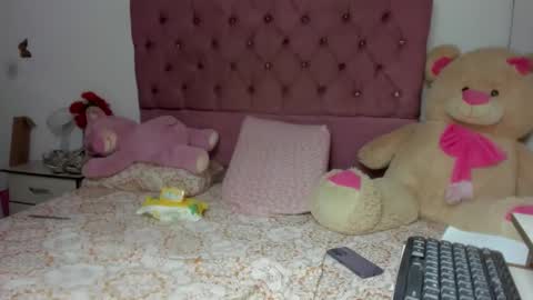 Danna Sofia jeins online show from 2, 3, 2026