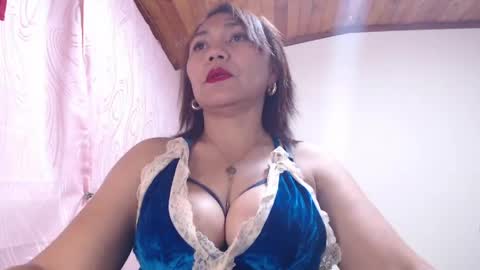 dannamomcerratt online show from 16, 4, 2026