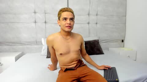 Snapshot of danny_butt_ chatting on 17, 12, 2024 Daniel online show from 17, 12, 2024