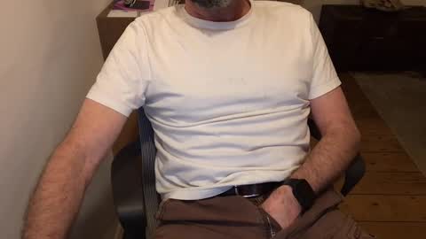 Snapshot of dannybuoy2 chatting on 5, 4, 2026 dannybuoy2 online show from 5, 4, 2026