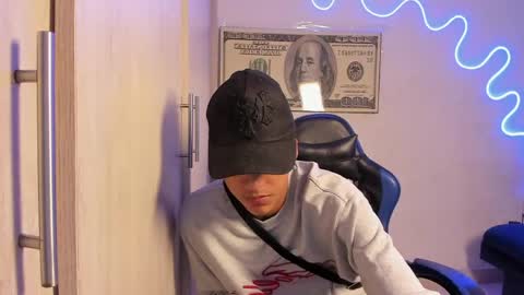 Snapshot of dante_martinez1 chatting on 24, 4, 2026 dante_martinez1 online show from 24, 4, 2026