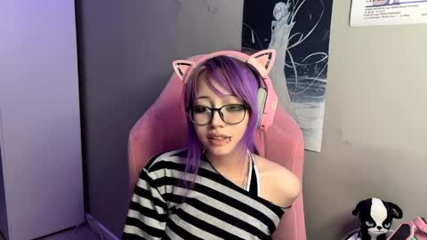 Snapshot of danyelleeyermann chatting on 5, 4, 2026 danyelleeyermann online show from 5, 4, 2026
