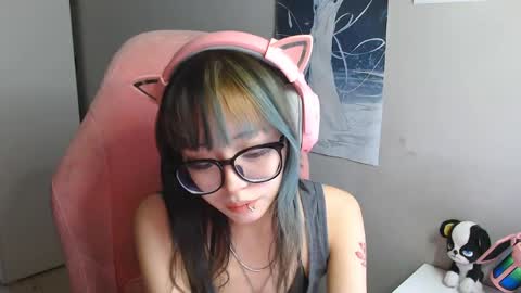 Snapshot of danyelleeyermann chatting on 13, 5, 2026 danyelleeyermann online show from 13, 5, 2026