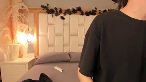 daphne_and_roger online show from 20, 11, 2025