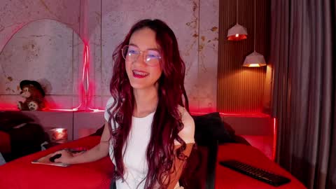 Daphne online show from 4, 2, 2025