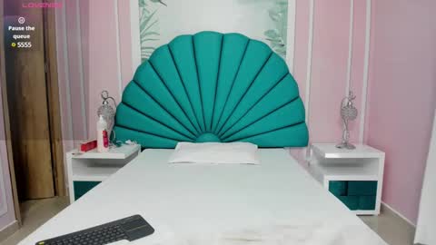 Snapshot of daphne_fox_ chatting on 4, 1, 2025 Daphne  online show from 4, 1, 2025