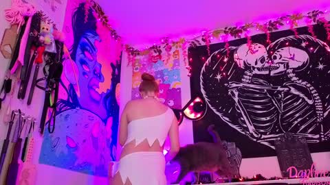 Daphne Madison online show from 27, 10, 2025