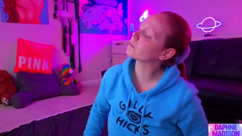 Daphne Madison online show from 4, 2, 2026