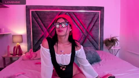 Snapshot of dapnne_ chatting on 12, 2, 2025 Daphne online show from 12, 2, 2025