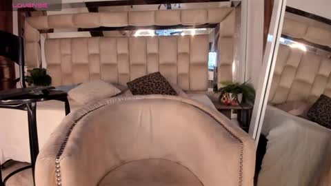 Snapshot of dapnne_ chatting on 3, 10, 2025 Daphne online show from 3, 10, 2025