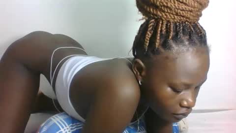 ESTHER online show from 17, 2, 2026