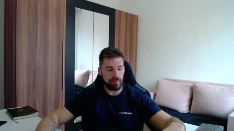 darius_94 online show from 5, 4, 2026