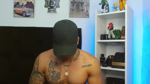 Snapshot of darius_phoenix chatting on 5, 1, 2025 Darius Phoenix online show from 5, 1, 2025