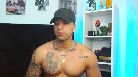 Snapshot of darius_phoenix chatting on 6, 1, 2025 Darius Phoenix online show from 6, 1, 2025