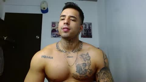 Snapshot of darius_phoenix chatting on 17, 10, 2025 Darius Phoenix online show from 17, 10, 2025