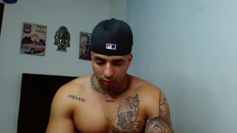 Snapshot of darius_phoenix chatting on 19, 10, 2025 Darius Phoenix online show from 19, 10, 2025