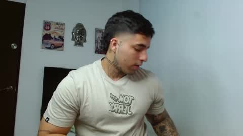 Snapshot of darius_phoenix chatting on 26, 10, 2025 Darius Phoenix online show from 26, 10, 2025