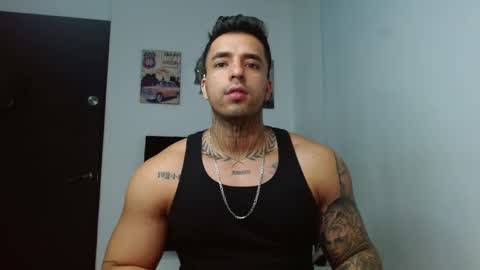 Snapshot of darius_phoenix chatting on 28, 10, 2025 Darius Phoenix online show from 28, 10, 2025