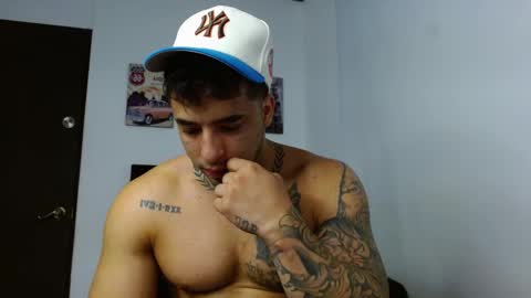 Snapshot of darius_phoenix chatting on 2, 11, 2025 Darius Phoenix online show from 2, 11, 2025