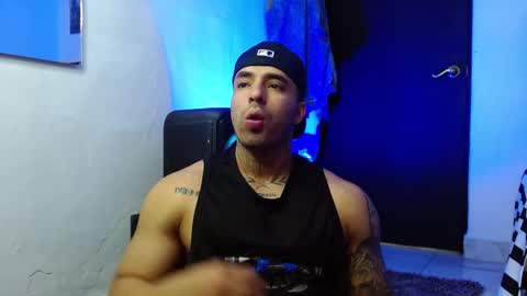 Snapshot of darius_phoenix chatting on 4, 11, 2025 Darius Phoenix online show from 4, 11, 2025