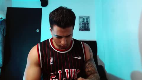 Snapshot of darius_phoenix chatting on 14, 11, 2025 Darius Phoenix online show from 14, 11, 2025