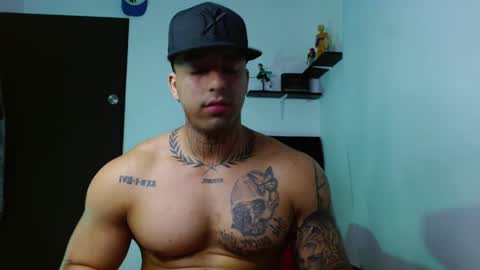 Snapshot of darius_phoenix chatting on 22, 11, 2025 Darius Phoenix online show from 22, 11, 2025