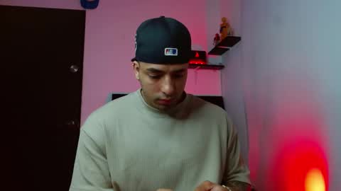 Snapshot of darius_phoenix chatting on 23, 11, 2025 Darius Phoenix online show from 23, 11, 2025