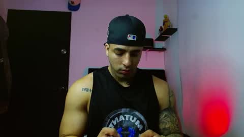 Snapshot of darius_phoenix chatting on 25, 11, 2025 Darius Phoenix online show from 25, 11, 2025