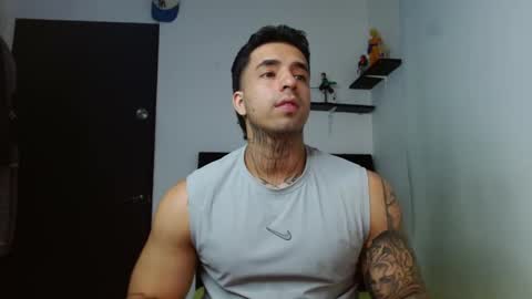 Snapshot of darius_phoenix chatting on 27, 11, 2025 Darius Phoenix online show from 27, 11, 2025